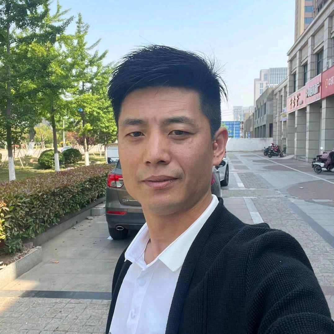 雷哥在小以
