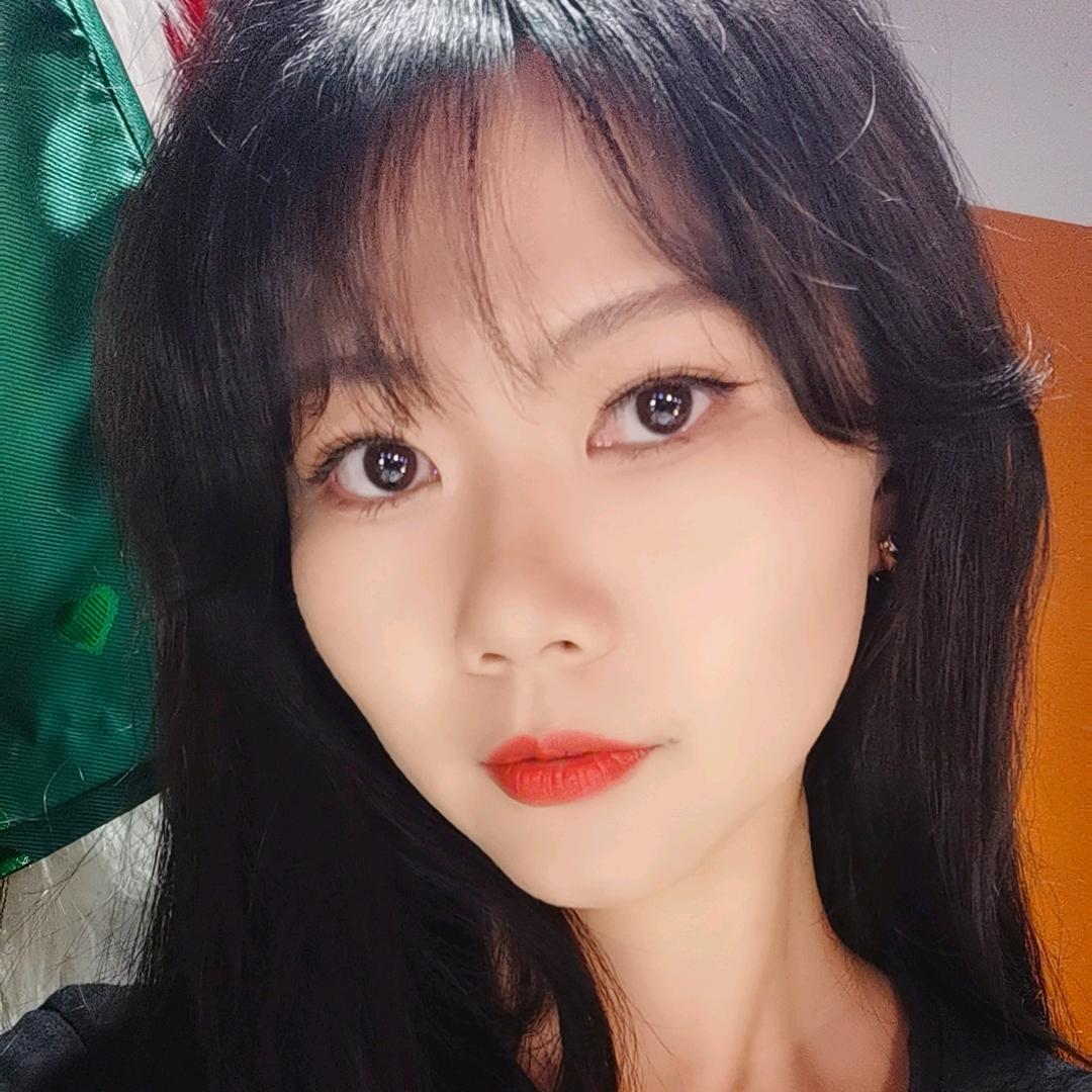 小乔的蔷薇花