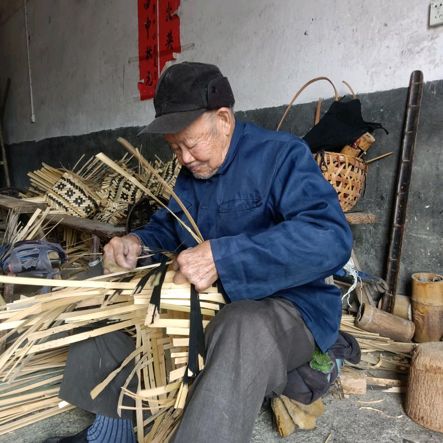 传奇老爸刘（请不要连点赞三个以上）