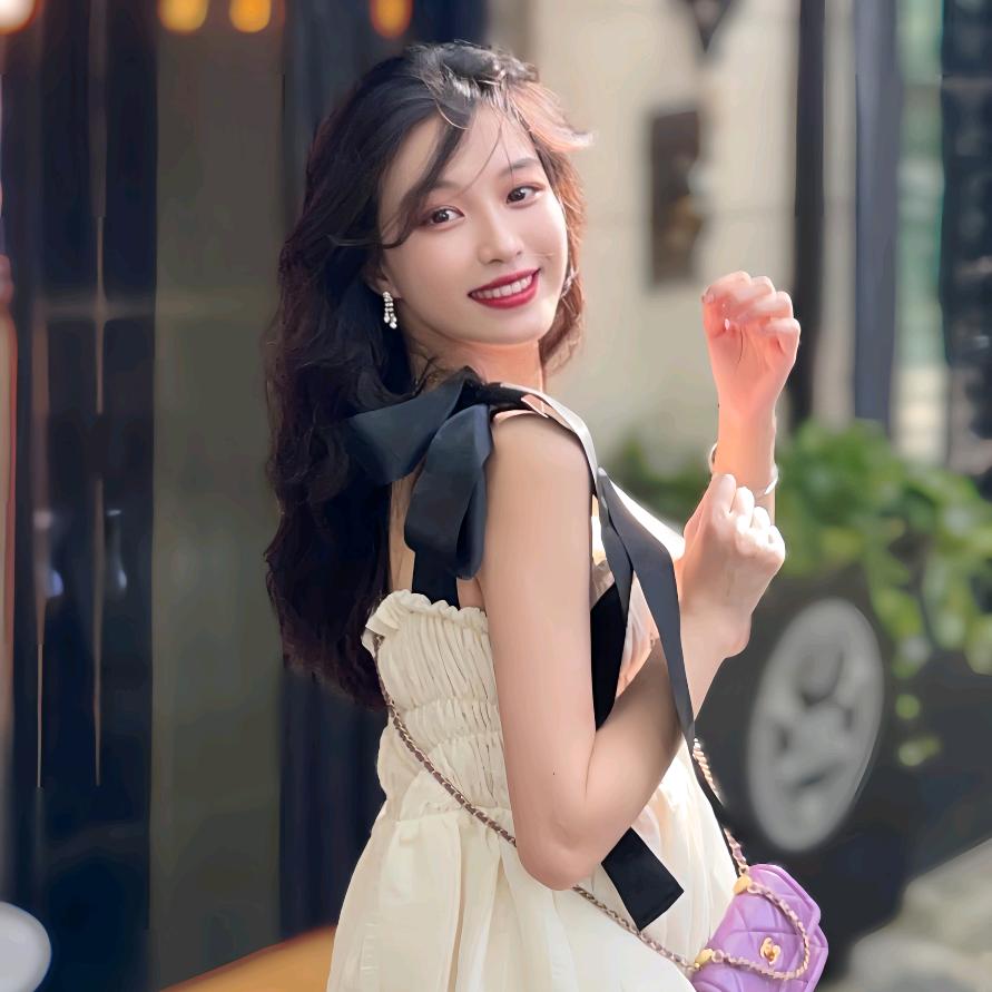 大周周 এ