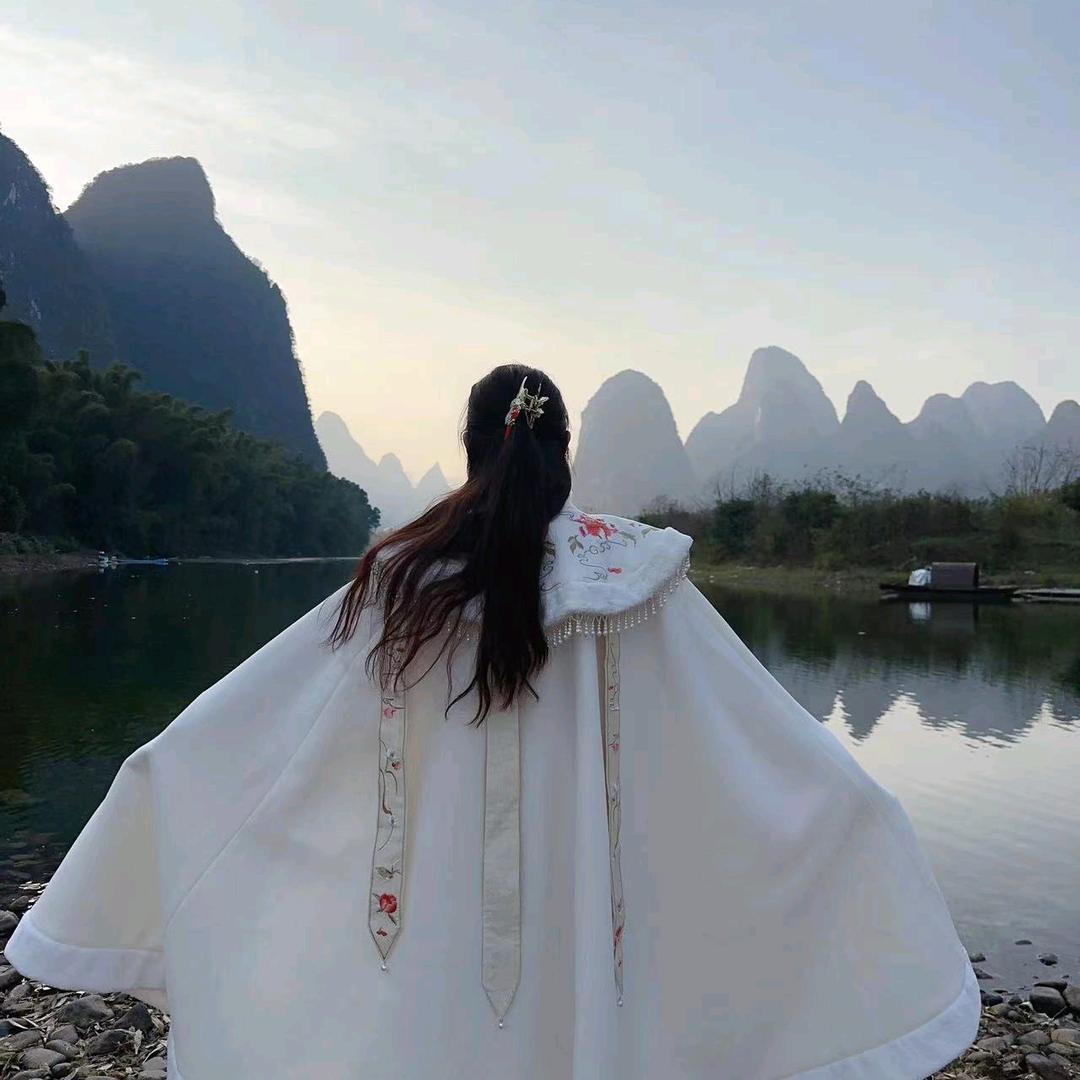 爱美的我（好物在橱窗不定时开播