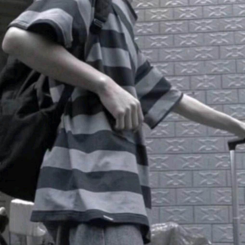 安洁（留长发只为穿汉服）