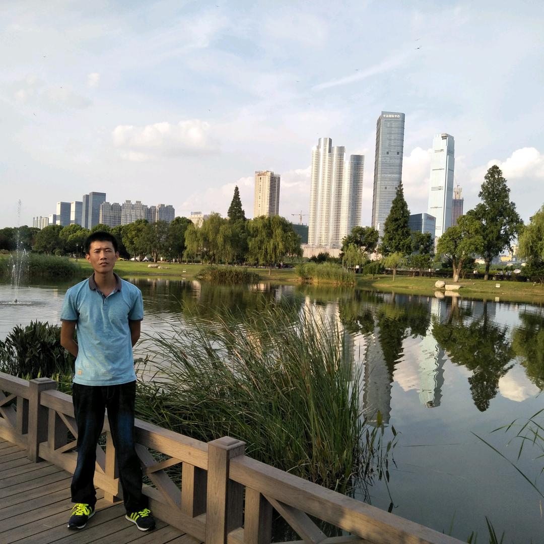 三只小松鼠
