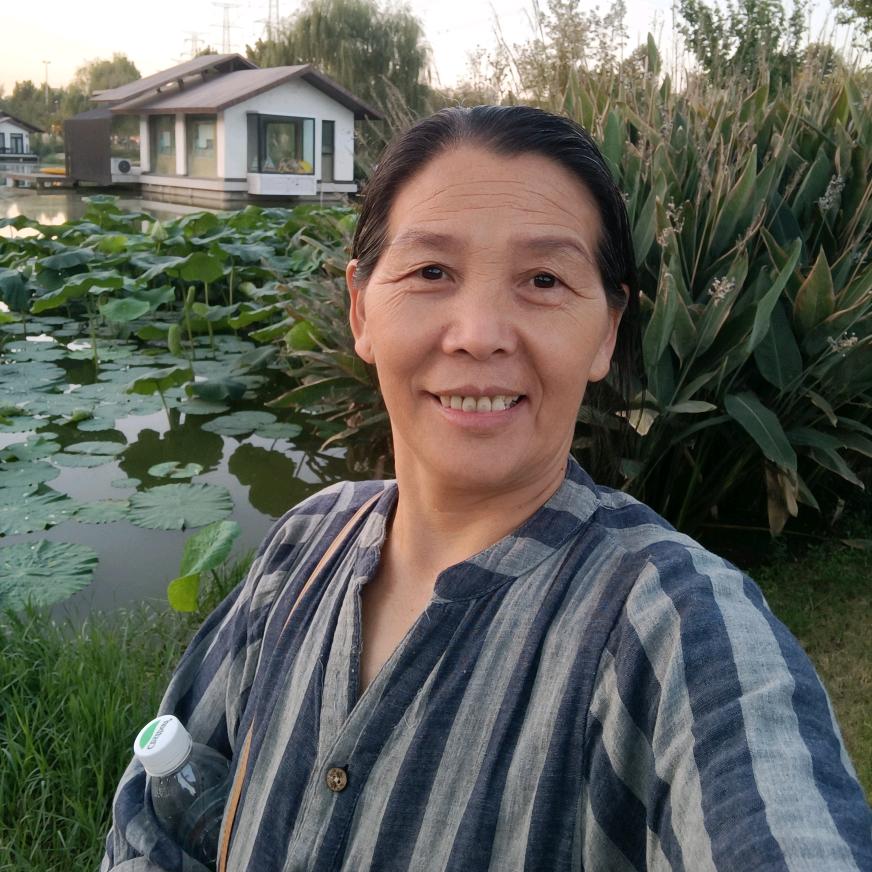 开心奶奶（开播号21：10在主页）