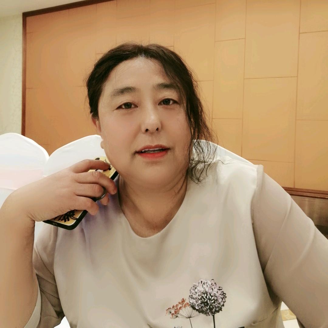 霞头像