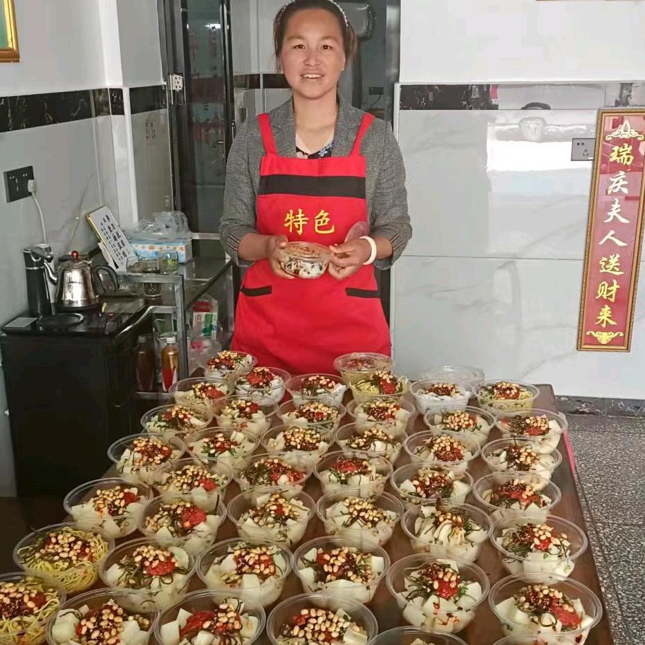 三河中学后校门米豆腐