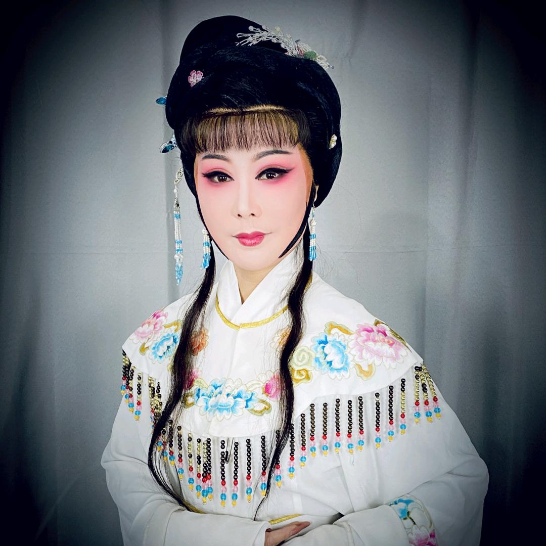 世依龙