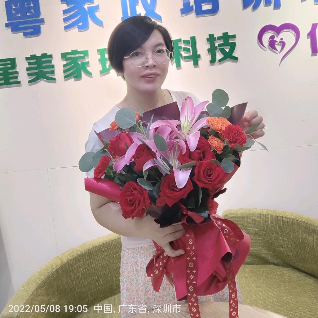 月嫂彩虹🌈昱家家政彩虹