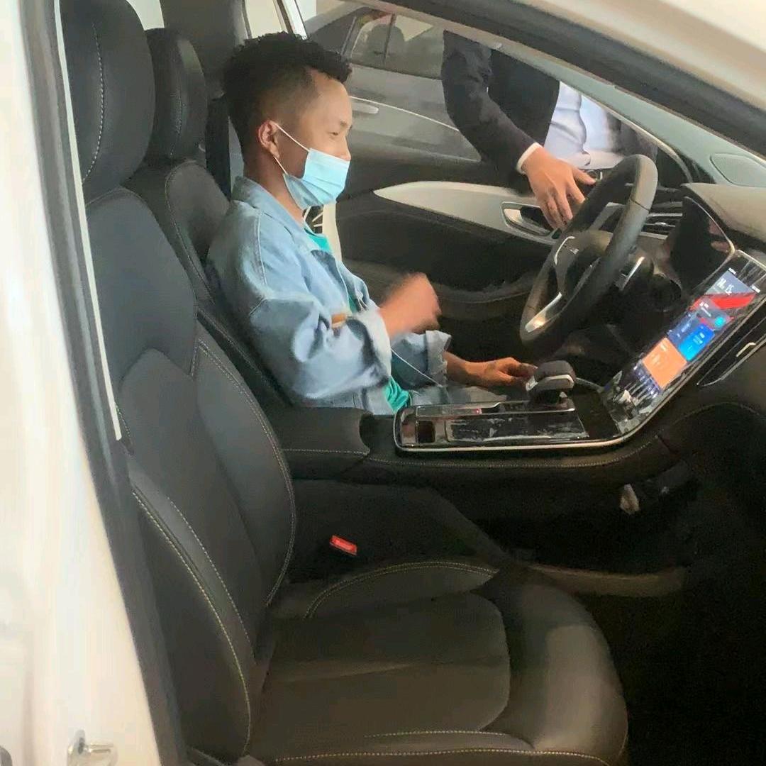 高不可  潘