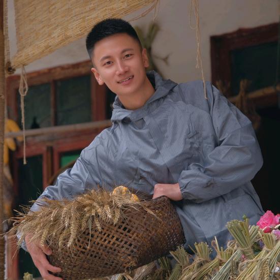 禾与青丰