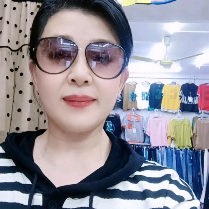 芸蕾服饰～圣小平