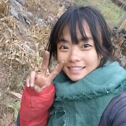 丑丑小妞