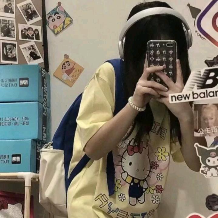 水中月。