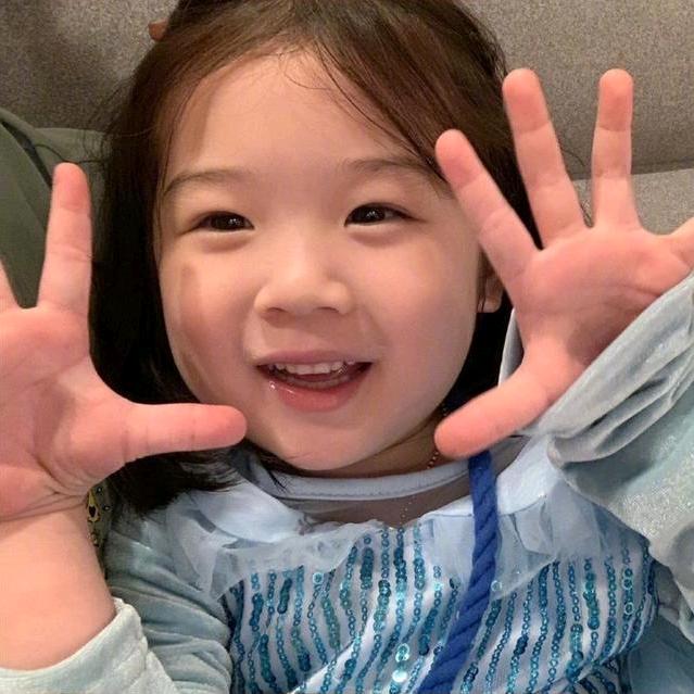 小陈困了.
