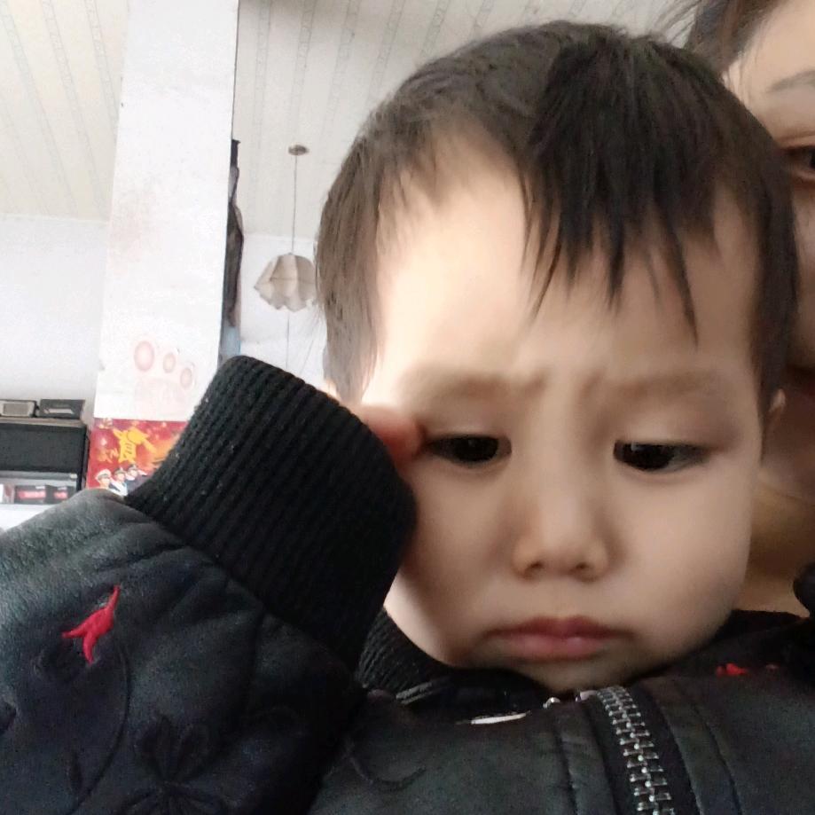 爱哭的小孩👶
