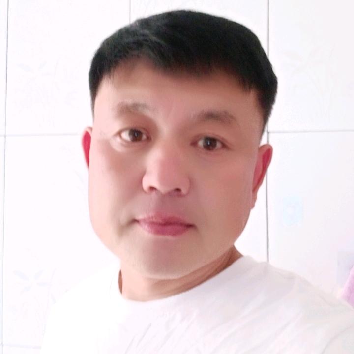 岳哥（鲁泰全自动养殖设备）