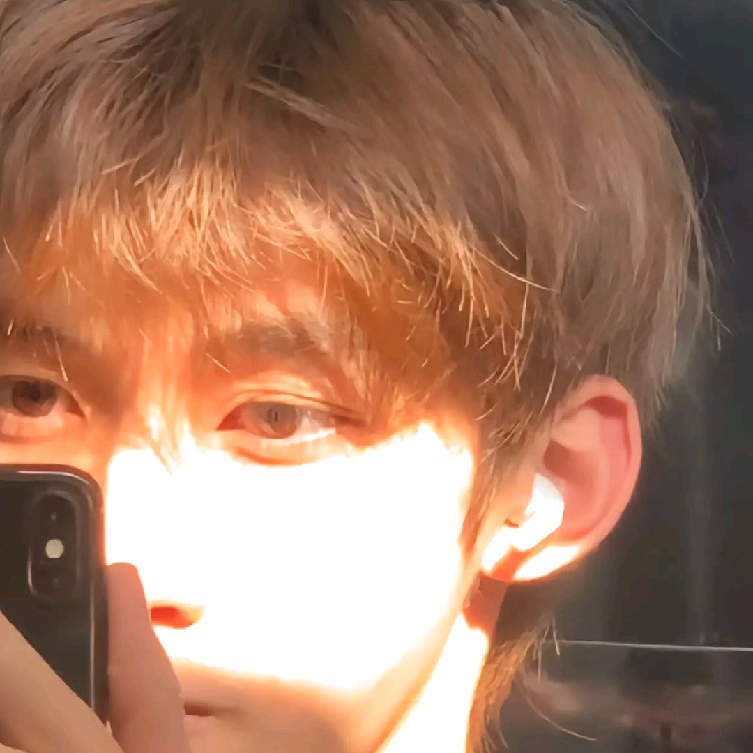 坐着拖拉机上月球…