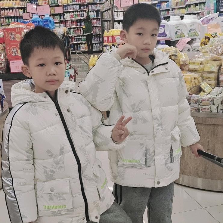 阳光贝贝潮牌童装（买童装请找我）