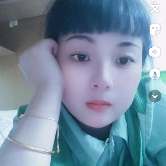 莹莹