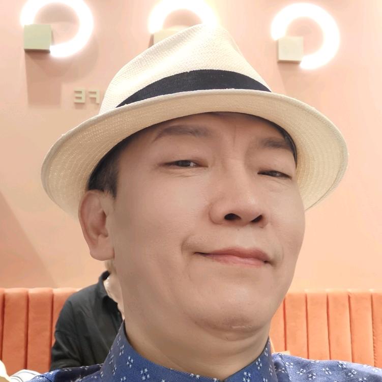 爱依哥一DOLLING私人服饰定制