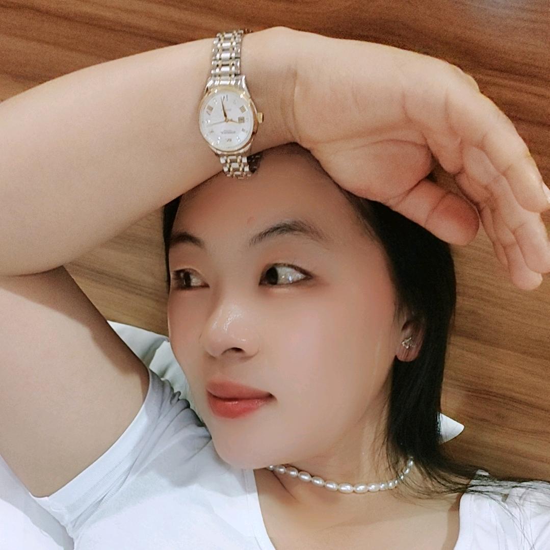 苗族服装设计师侯姐