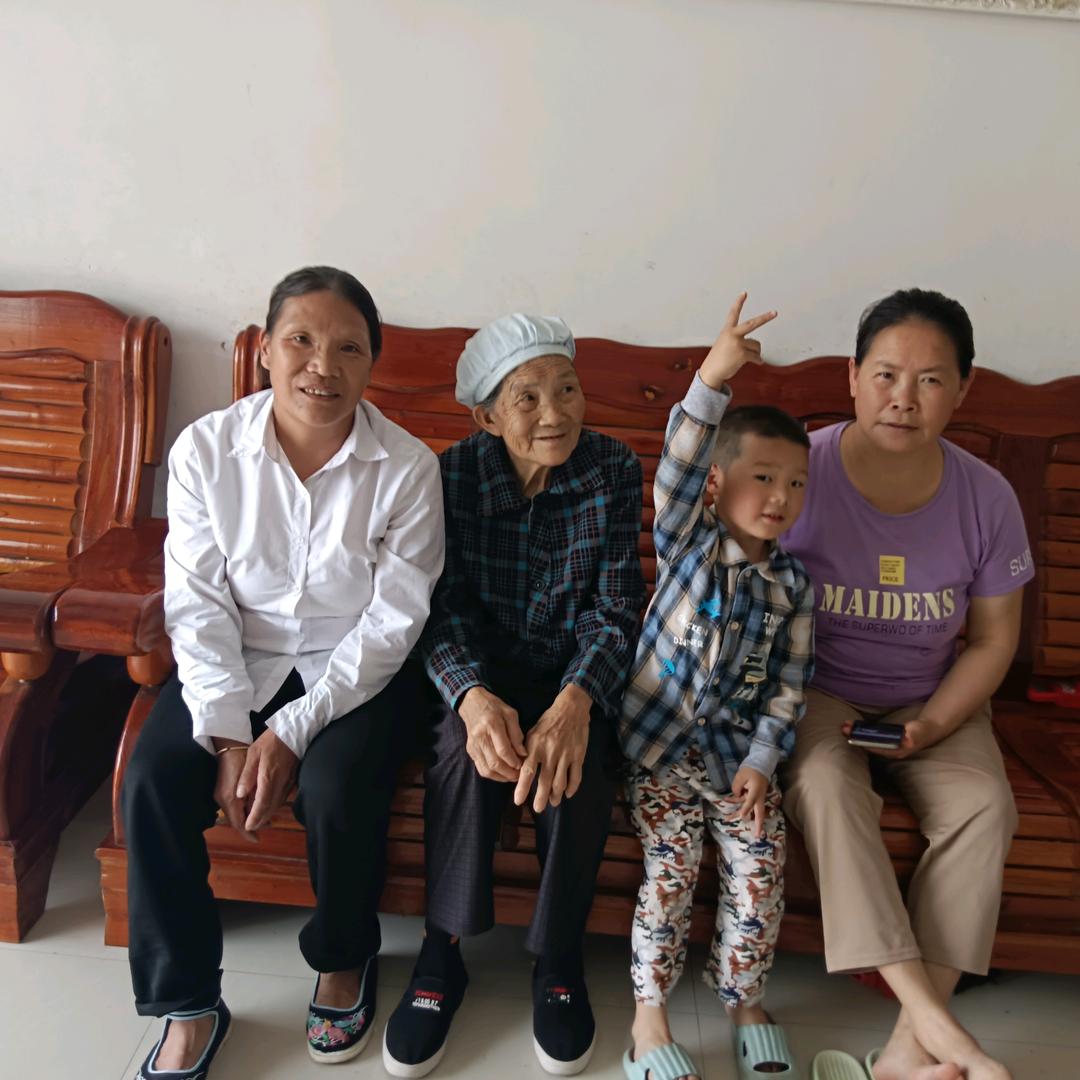 开心每一天😂😃