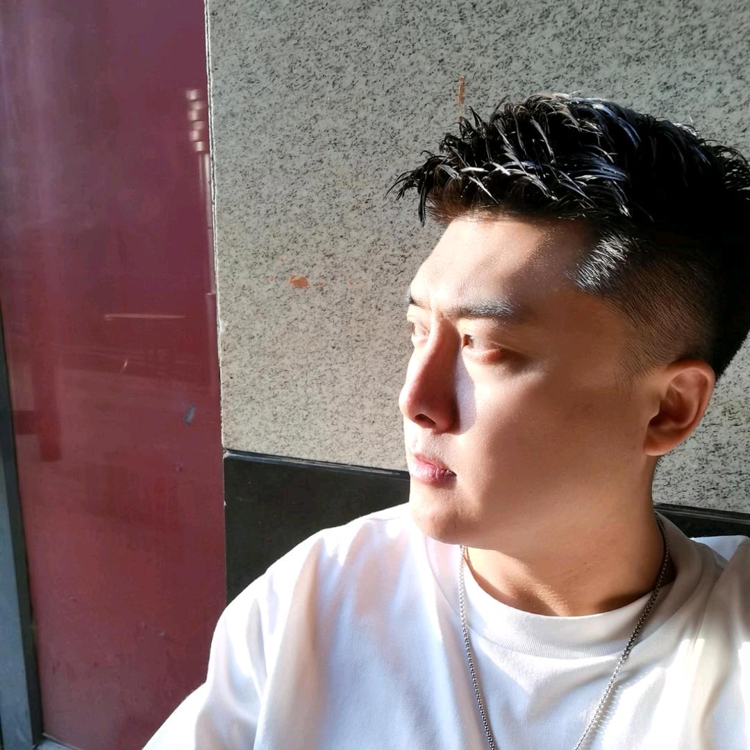 王路遥头像