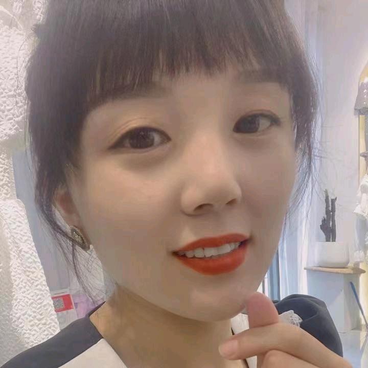 90后卖水产的小田