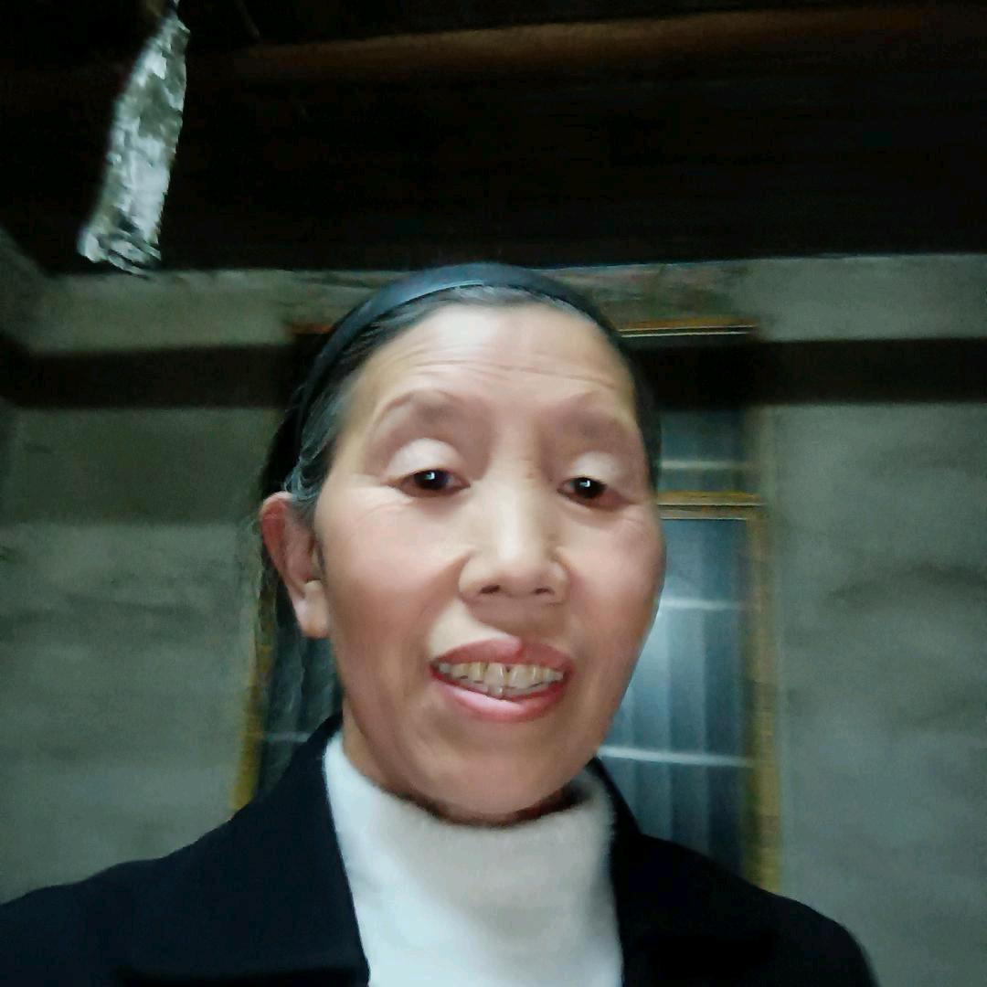 曾姐， 下午八点半直播。