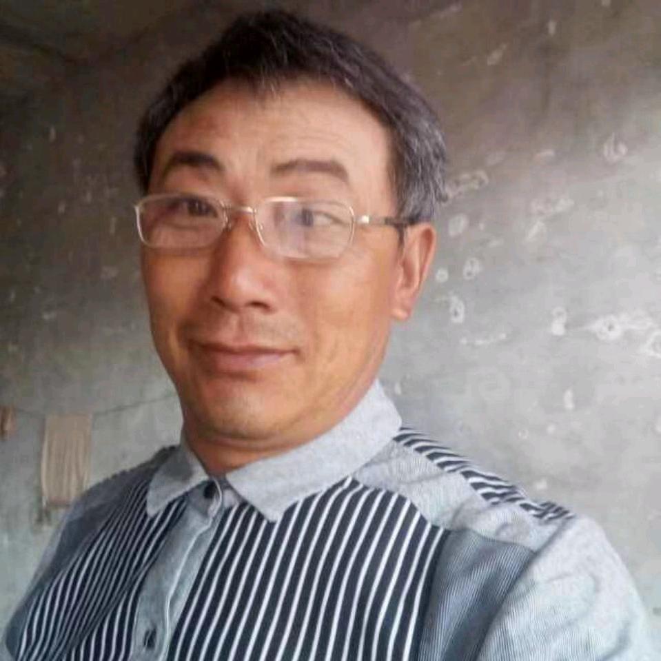 爱唱歌的金老头