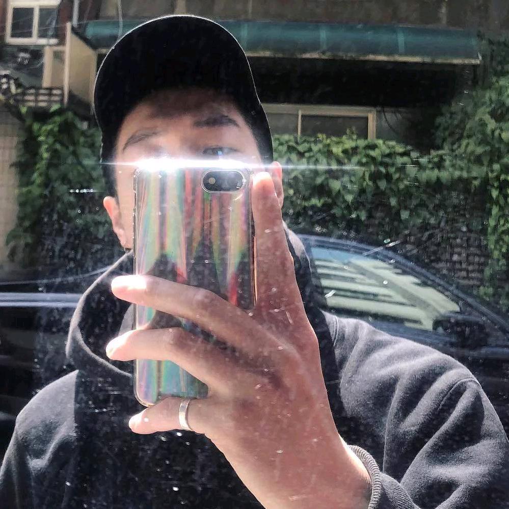 脸上都是心事🚶‍♂️