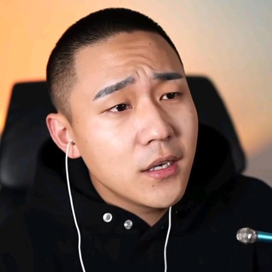 郝琪力的假哥哥