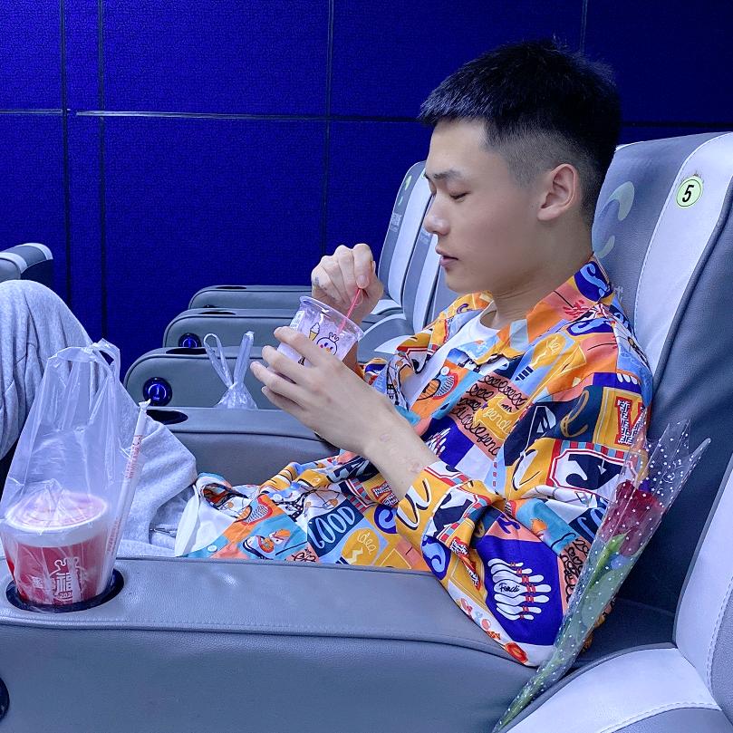 杨小帅男装穿搭