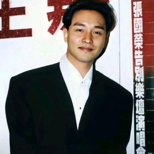 江铭。
