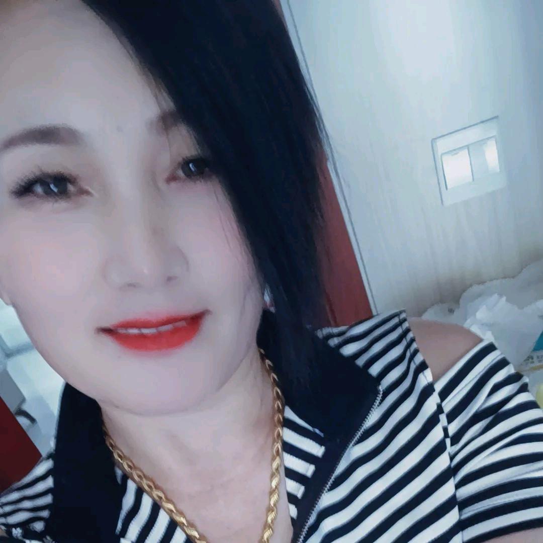 酒窝浅浅