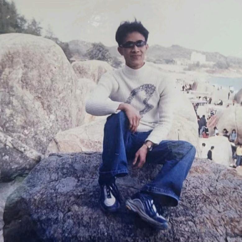 吴文龙，井都连丰