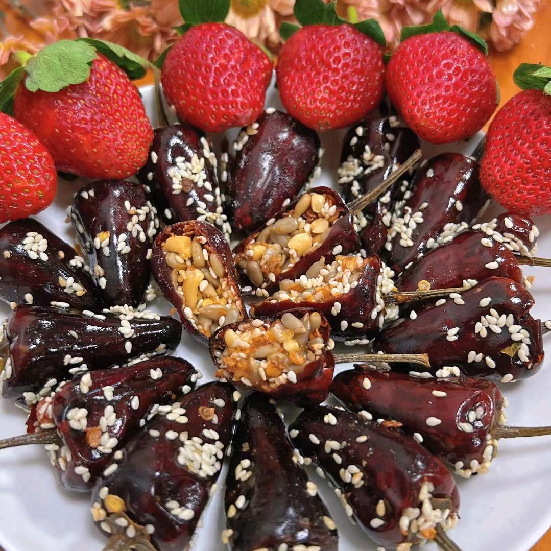 农村幺妹纯工手香脆小辣椒