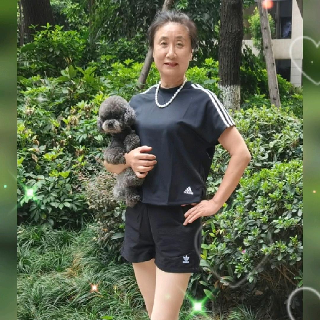 灿烂一笑