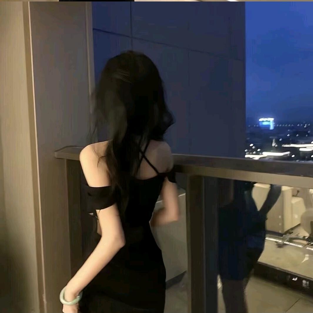 墨尘.