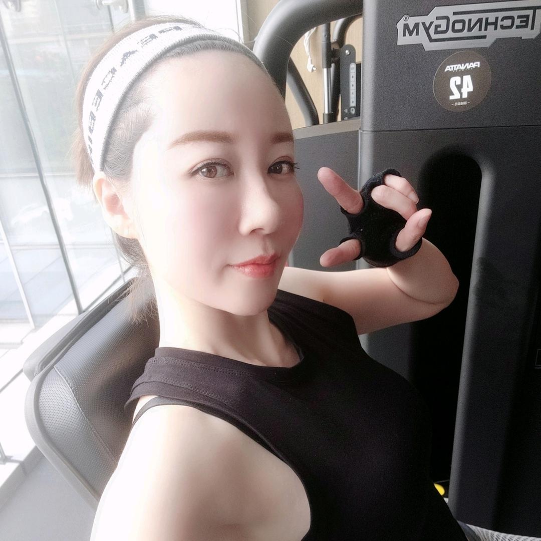 晗曦爱健身