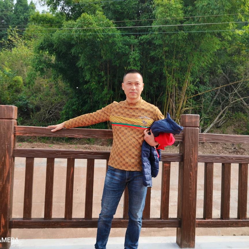 橄榄绿