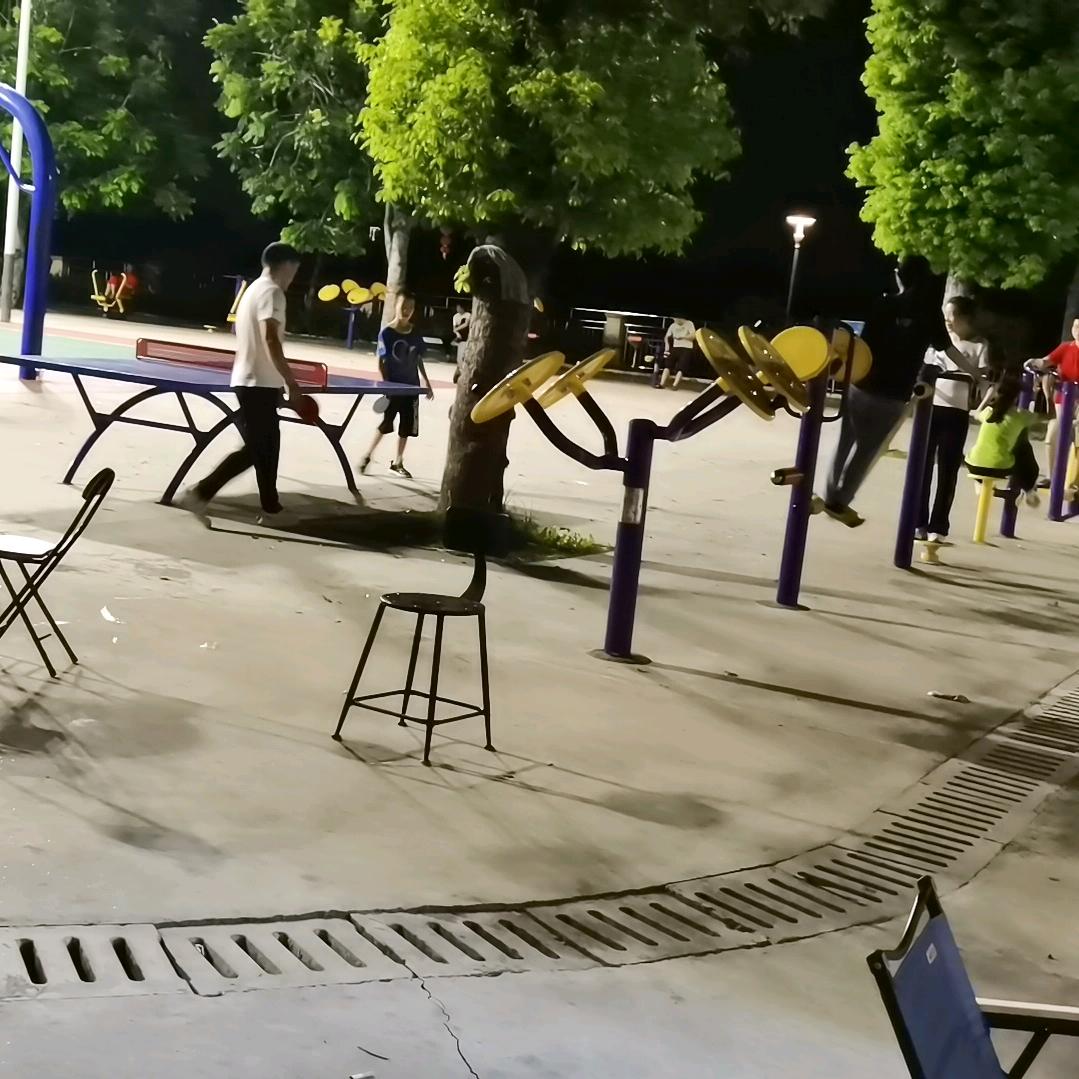 为爱心碎千万次的笨蛋