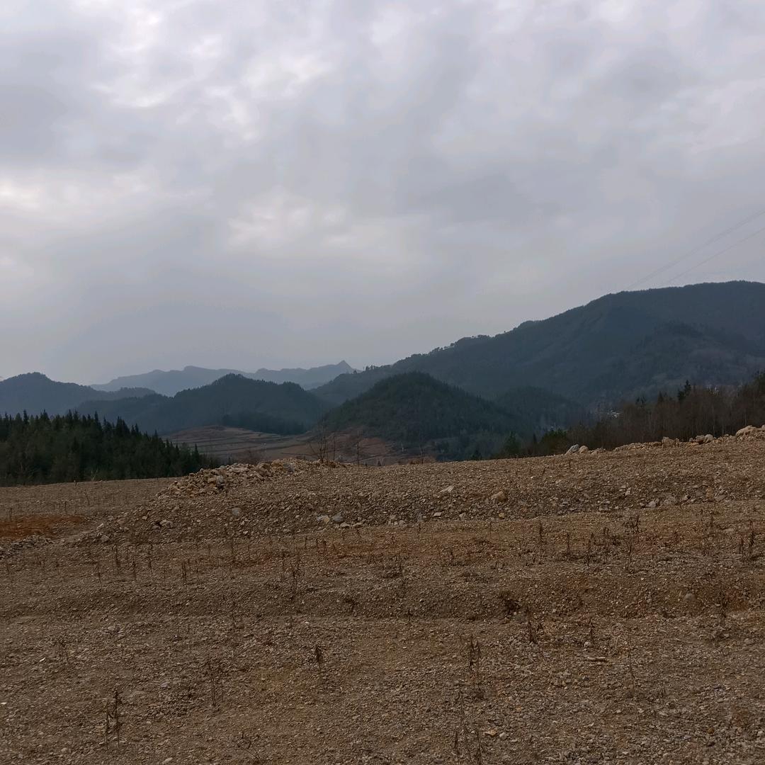 四川万源市，铁矿镇