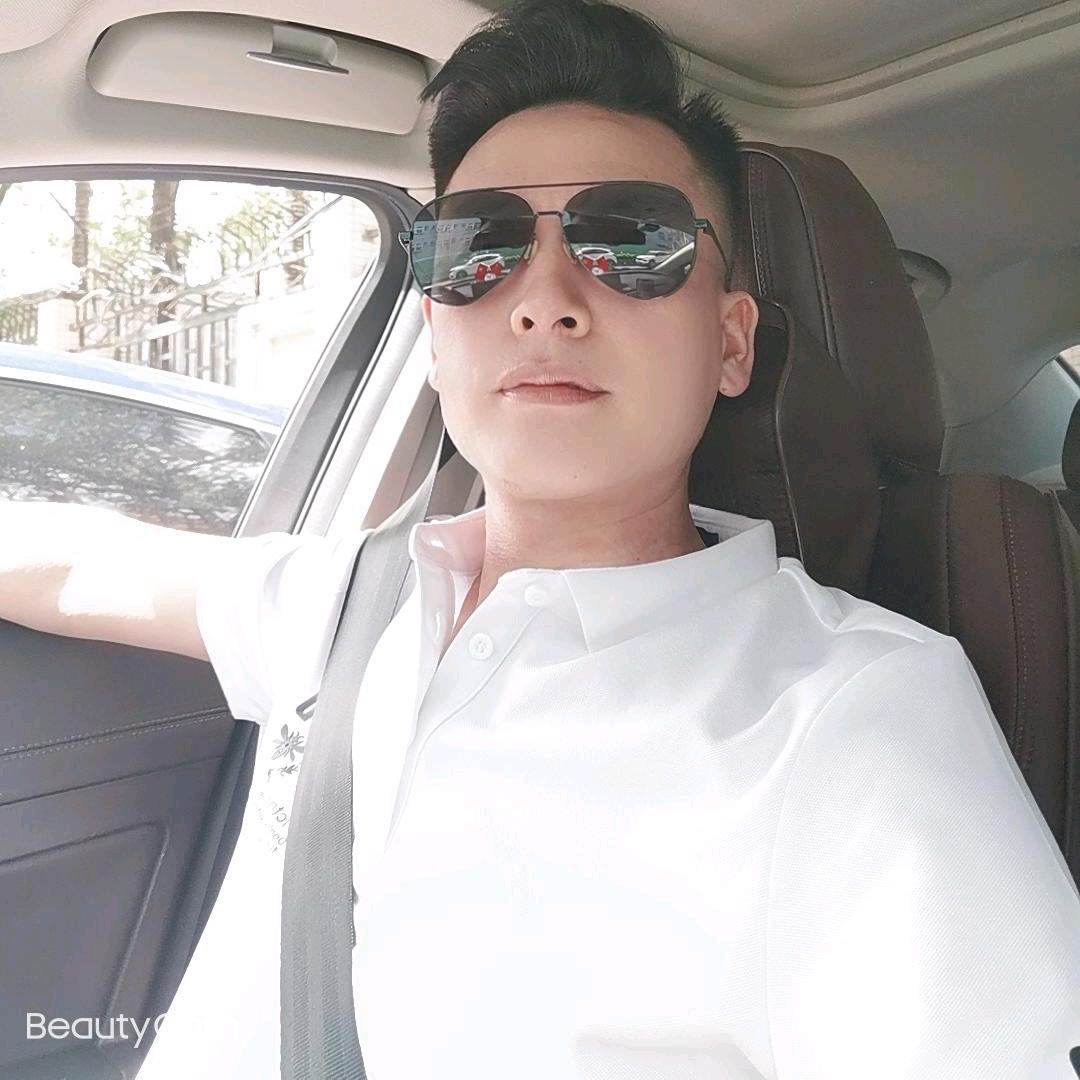 杨小江