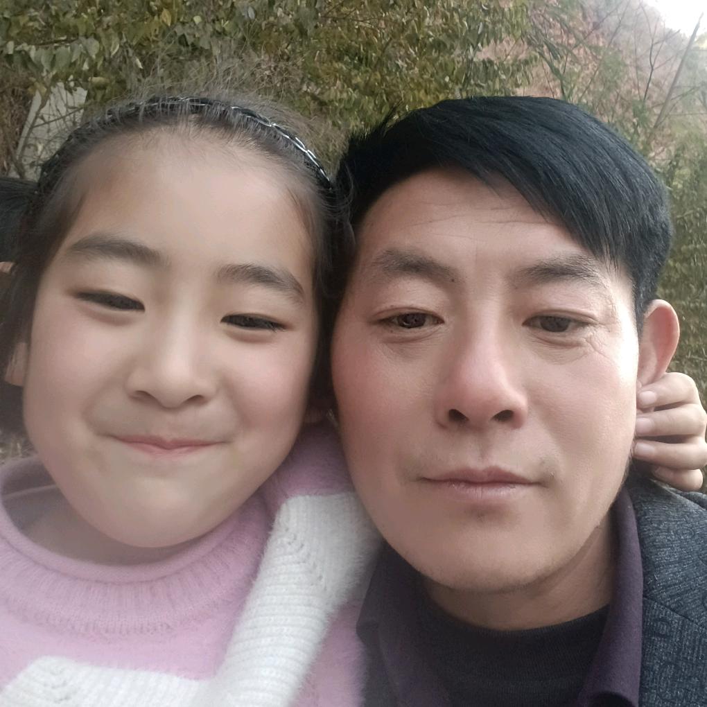 和女儿相依为命