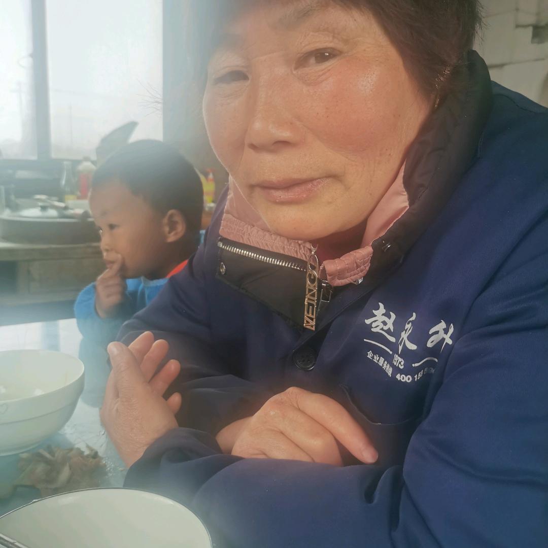 用户15262488512587