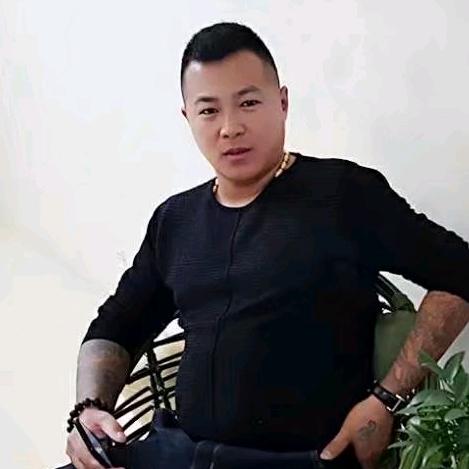小.黑