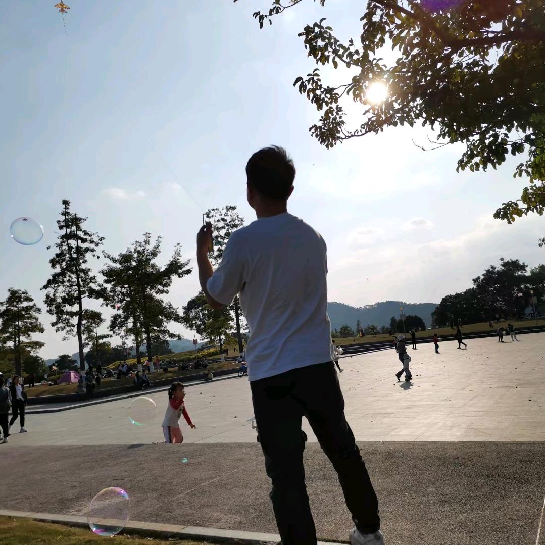 蓝志