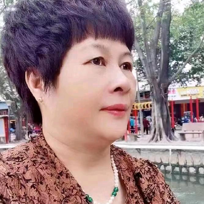 揭阳时尚服饰店