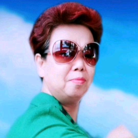 宇佳呈彤
